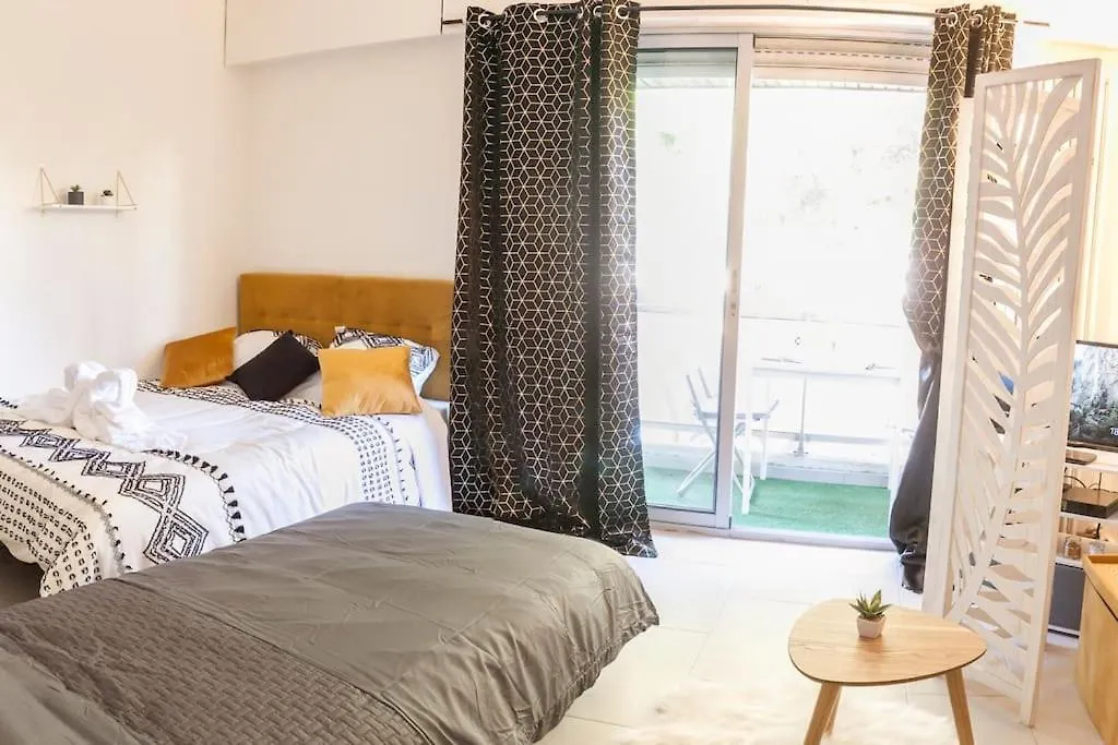 Residence Bord De Mer-Terasse-Plage Prado David contacts